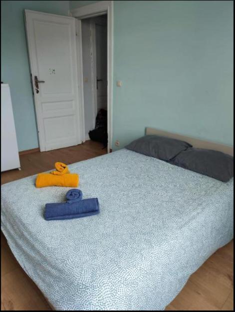 Habitación en casa particular Confortable Lit Double Schaarbeek 1ere Etage Cle Normal *